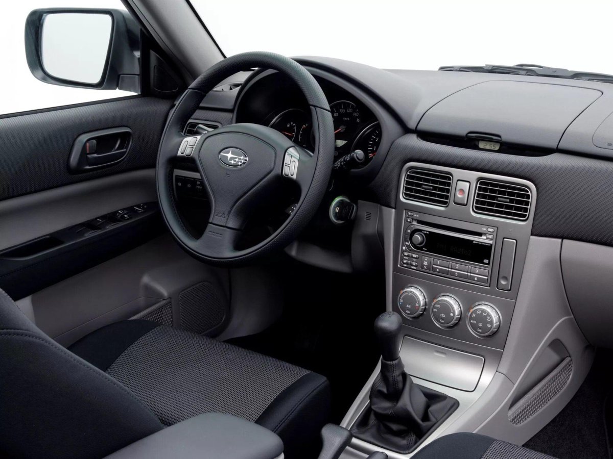 Subaru Forester 2005 салон