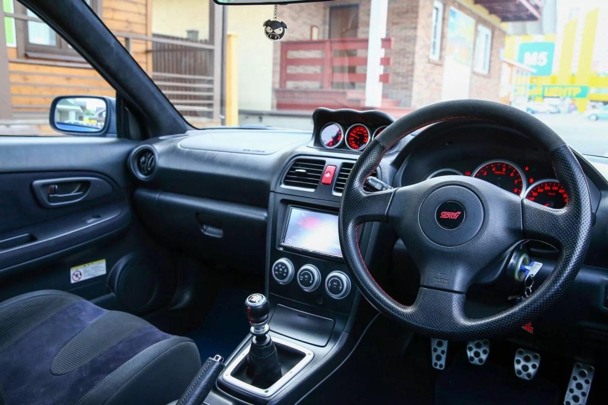 Subaru Impreza WRX STI 2005 салон