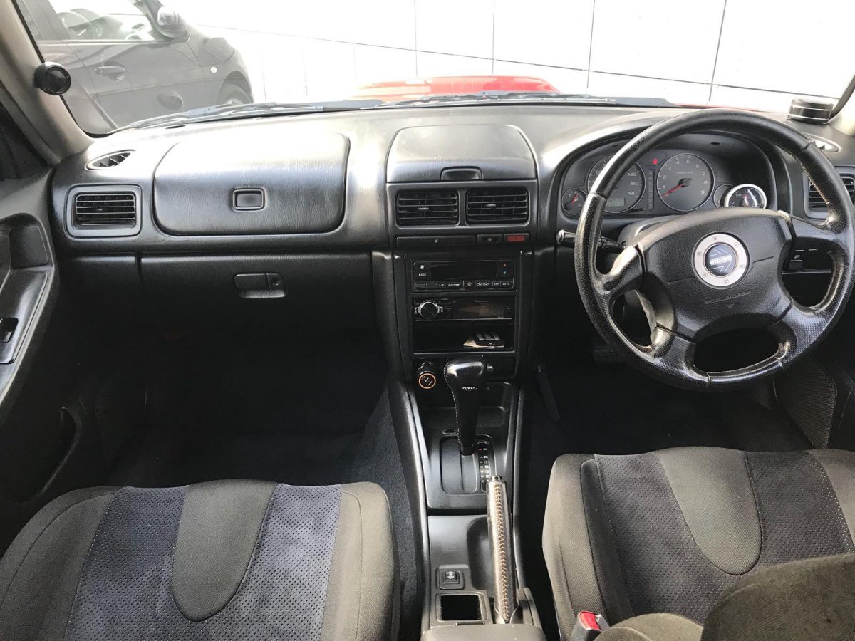 Субару Форестер 2000 салон