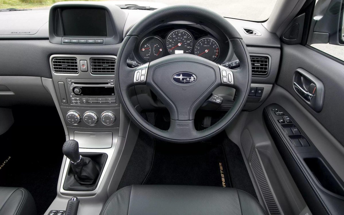 Subaru Forester 2005 салон