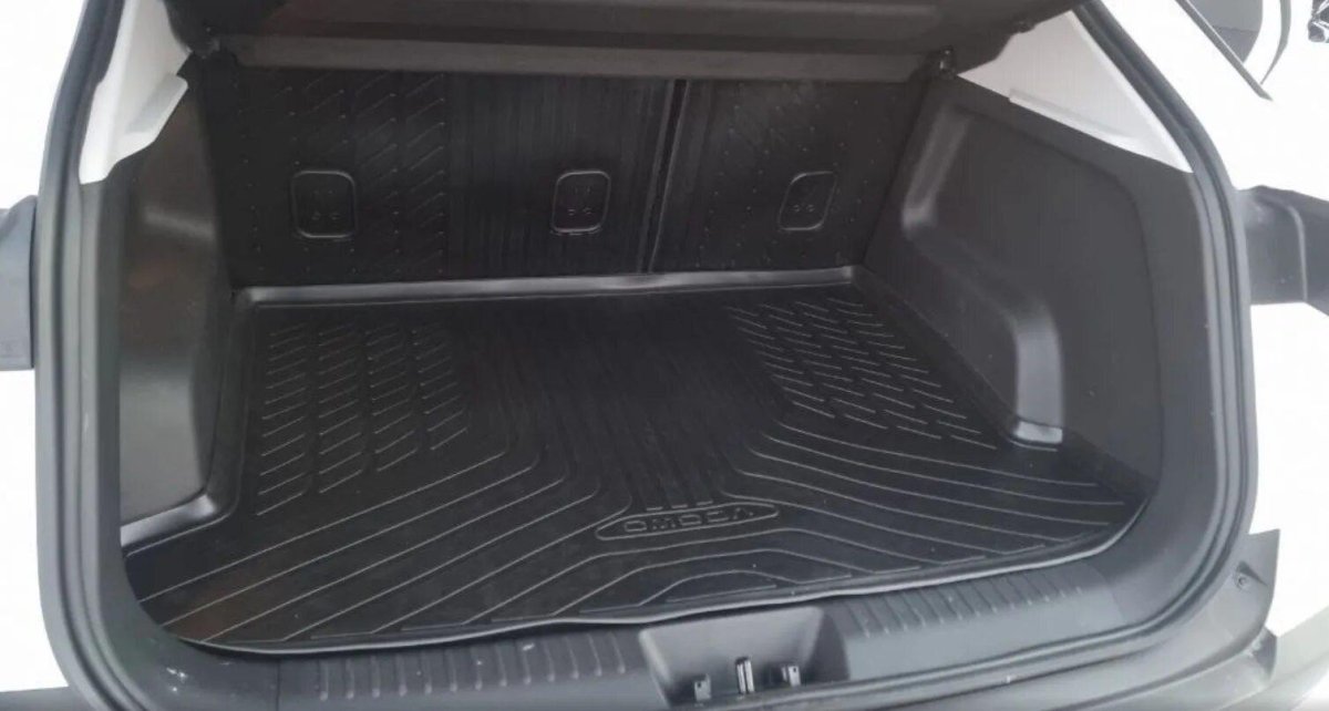 Габариты багажника Omoda c5