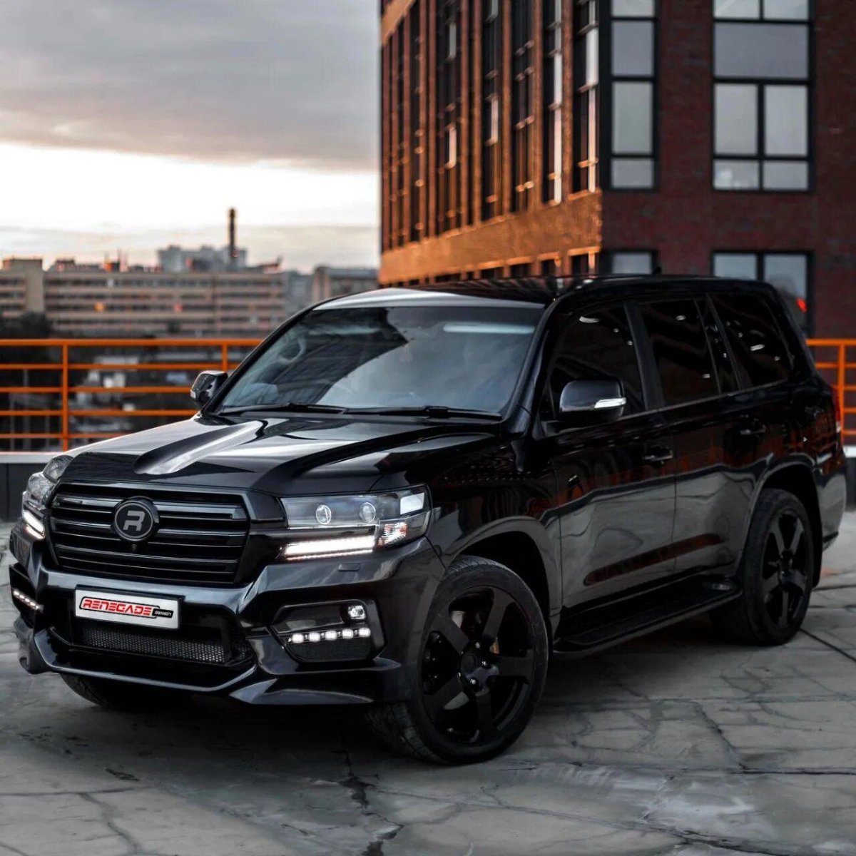 Toyota Land Cruiser 200 Tuning Land