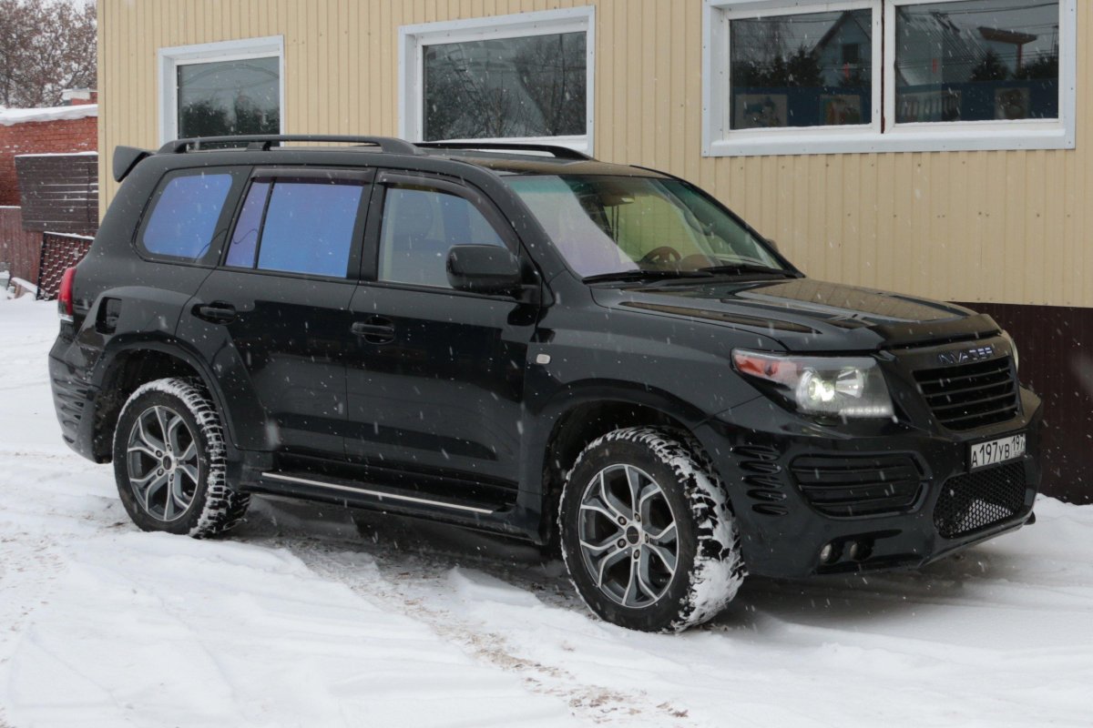 Toyota Land Cruiser 200 Tuning черный