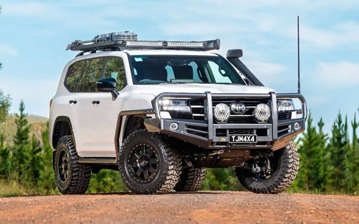 Toyota Land Cruiser 300 off Road