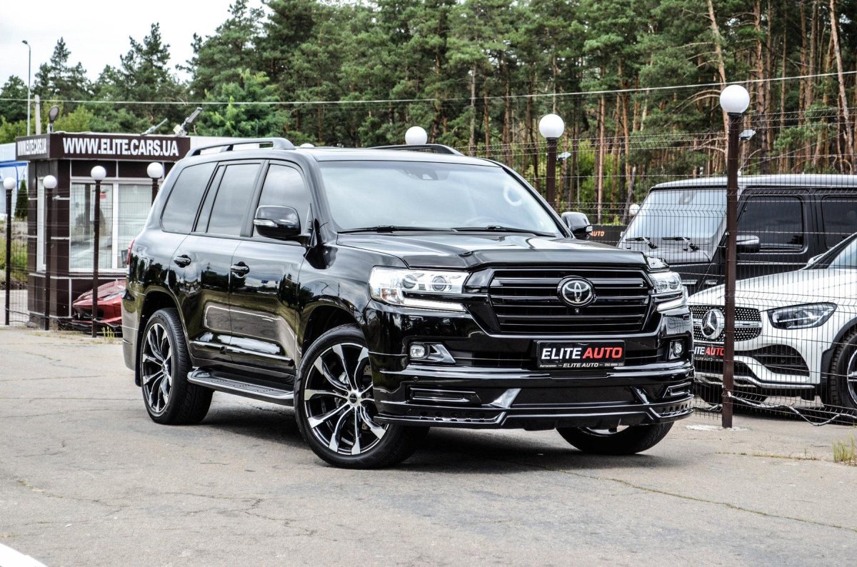 Toyota Land Cruiser 200 Wald