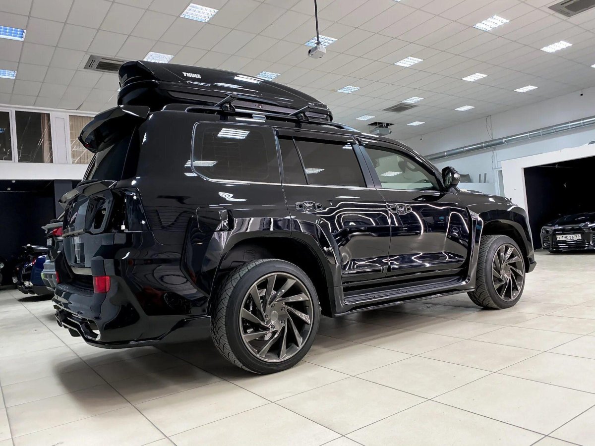 Toyota Land Cruiser 200 Tuning черный