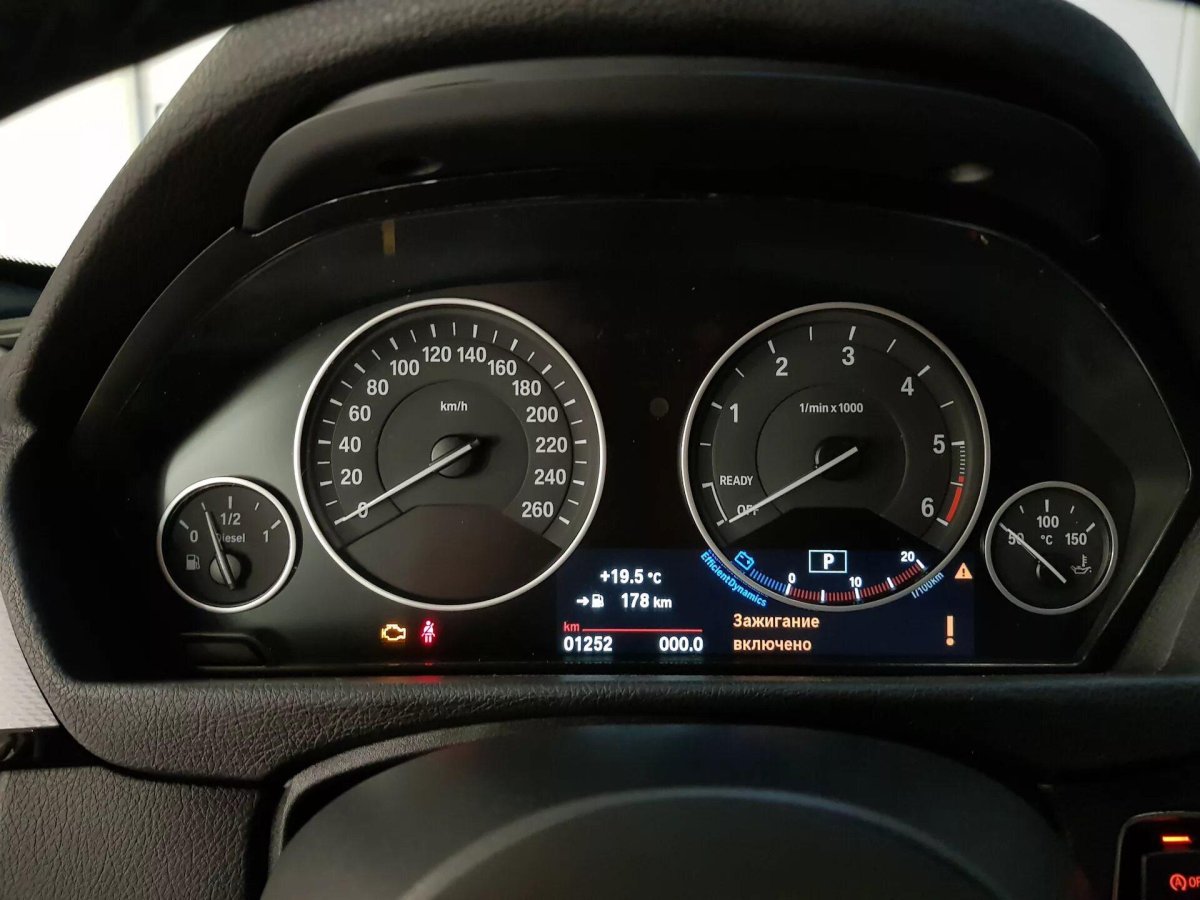 BMW f30 приборка