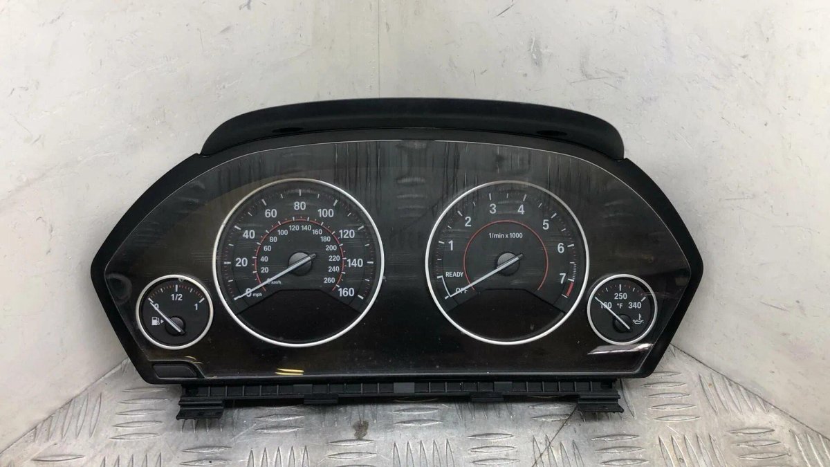 F30 приборная панель