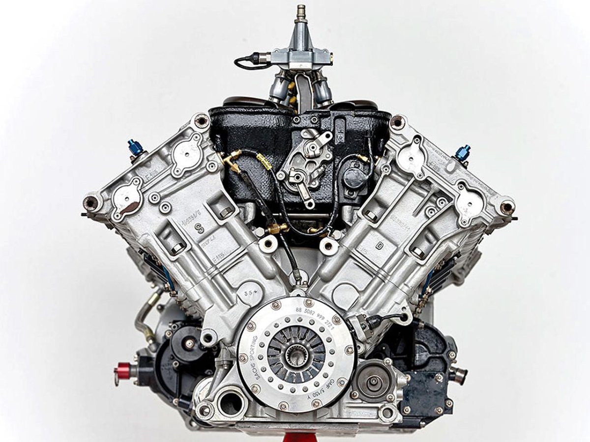 Двигатель Феррари v12