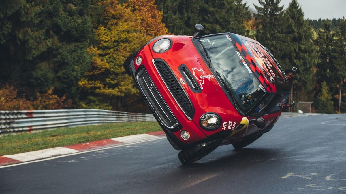 Машина на двух колесах