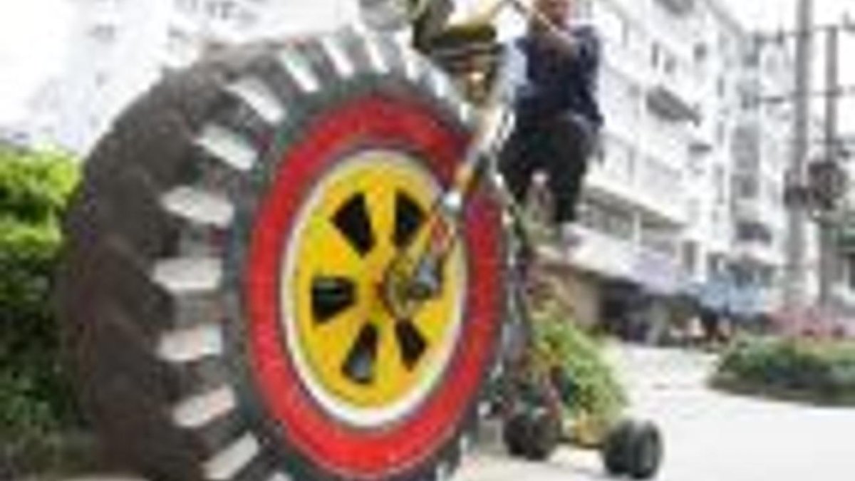 Велосипед с огромными колесами