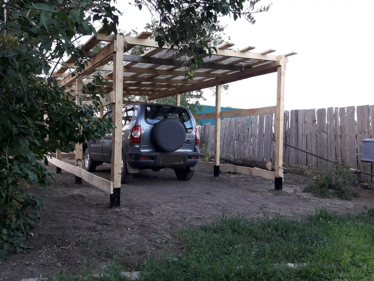 Навес для автомобиля для дачи