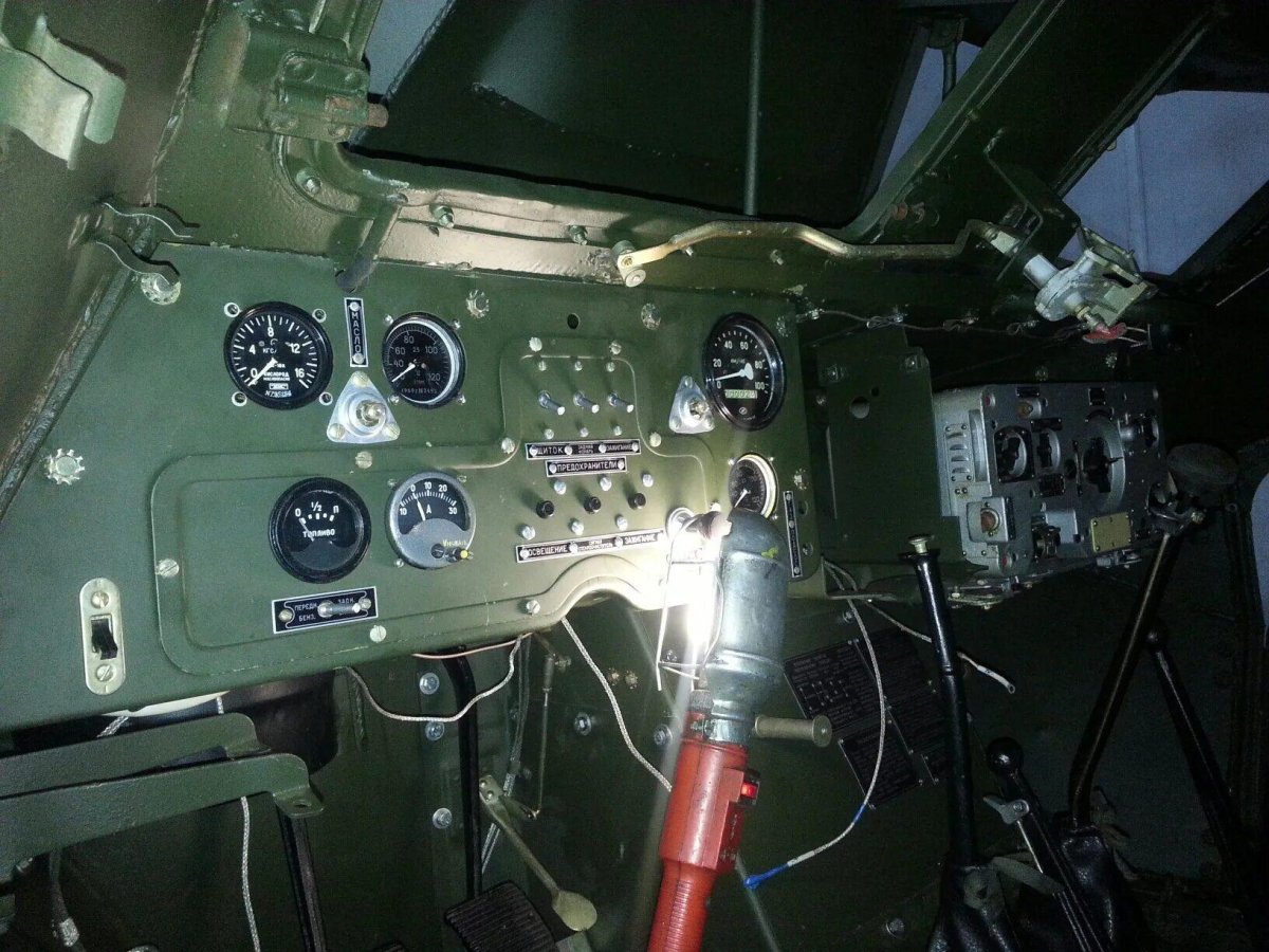 Приборная панель БТР 80