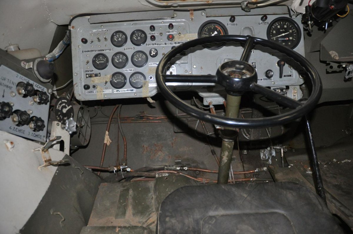 Щиток приборов БТР 70