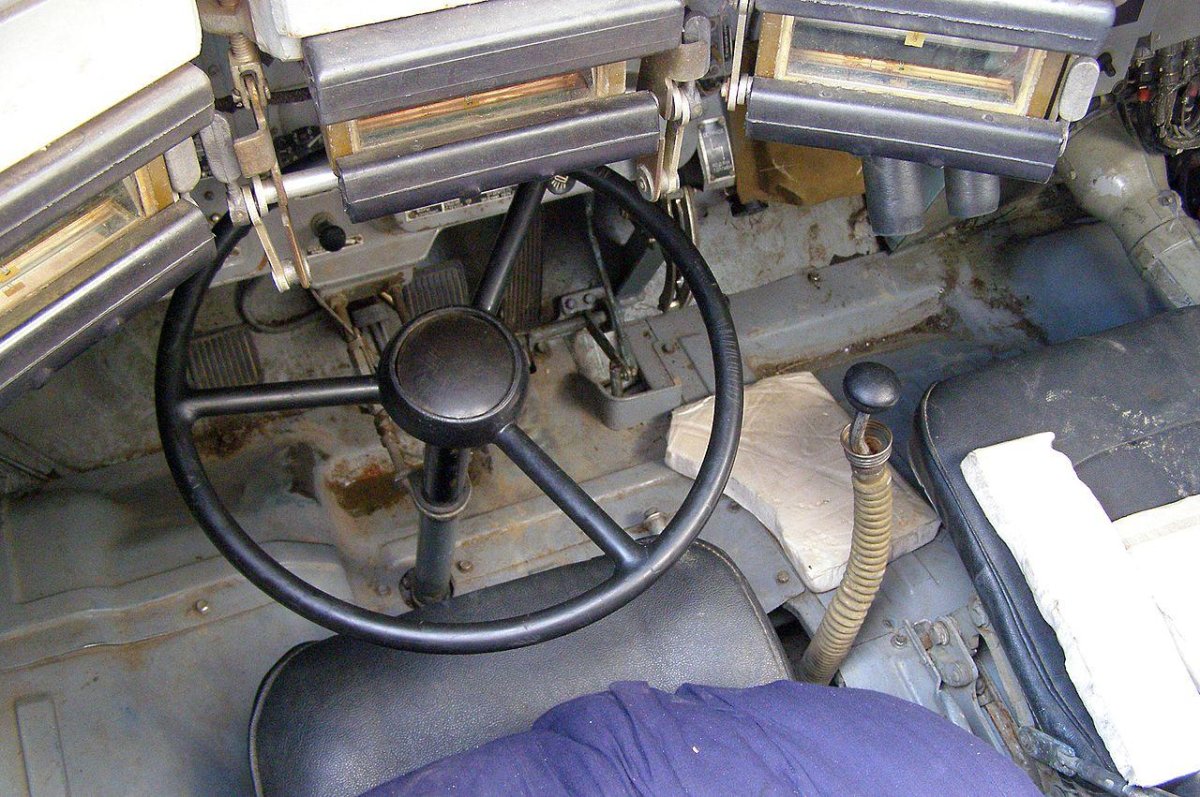 Кабина БТР 80