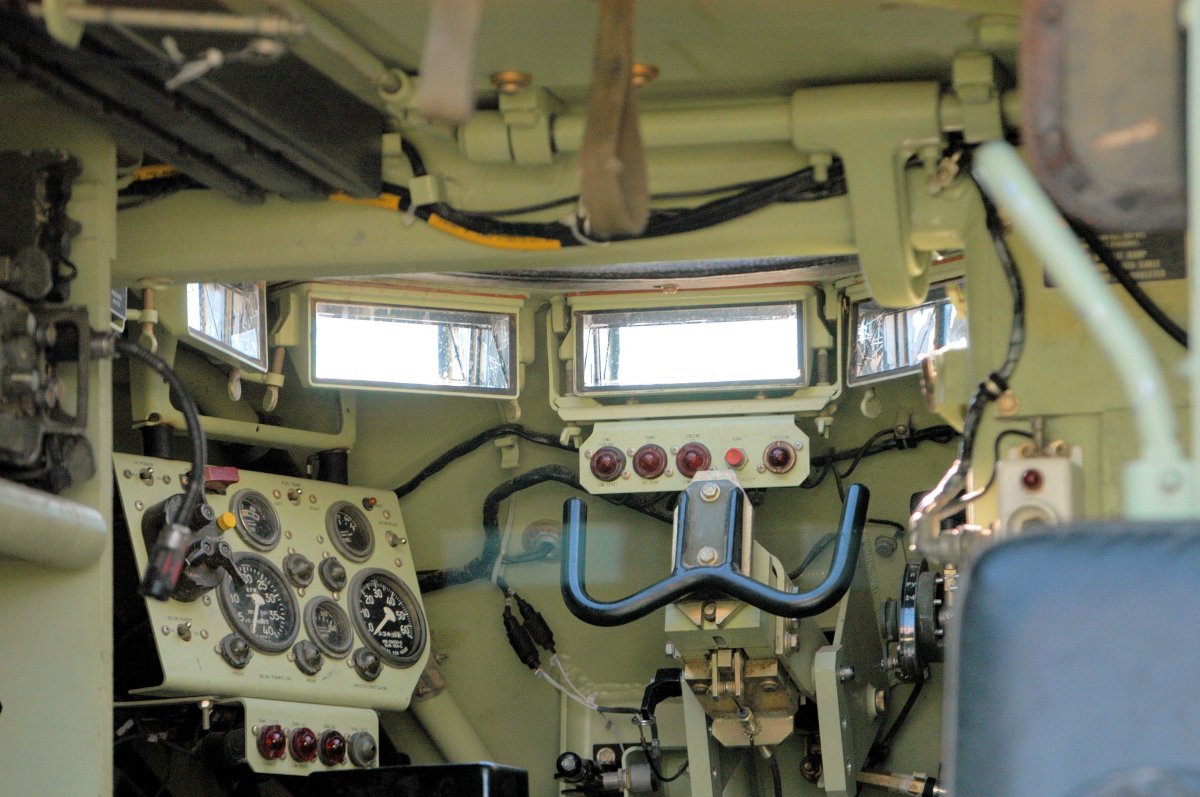 Кабина мехвода БМП 2