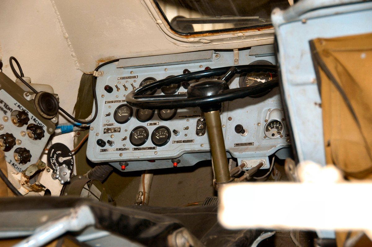 Панель приборов БТР 80