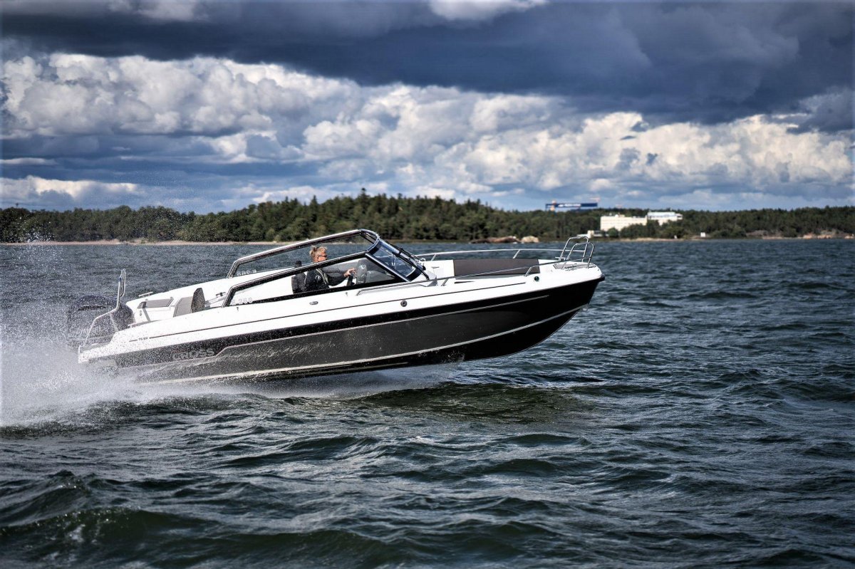 Катер Феникс 560