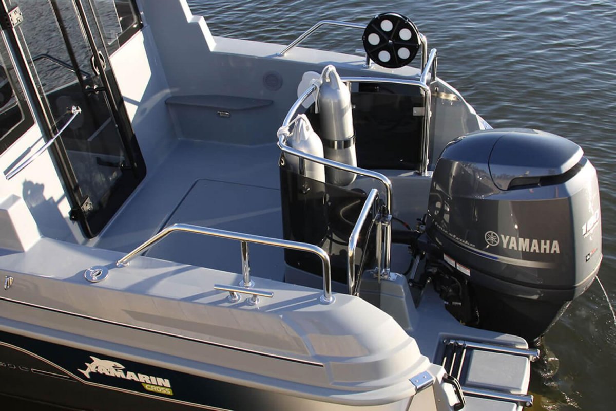 Катер Yamarin Cross 60 Cabin