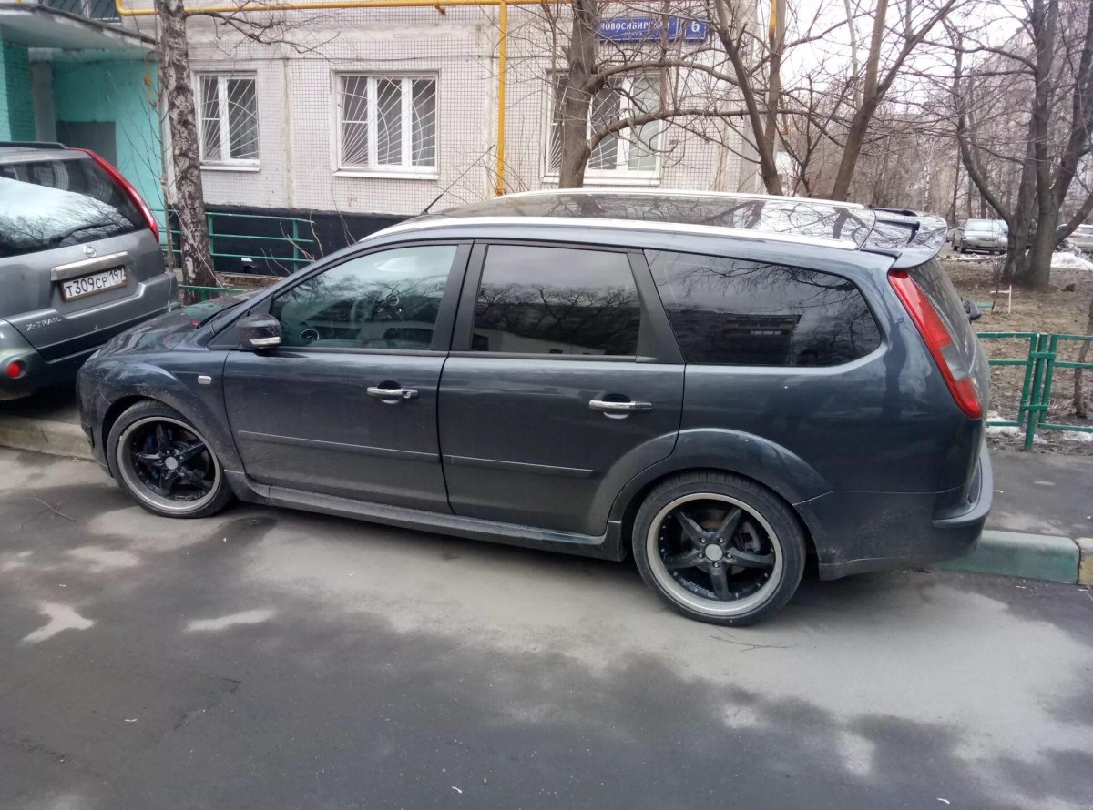 Ford Focus 2 Wagon r18