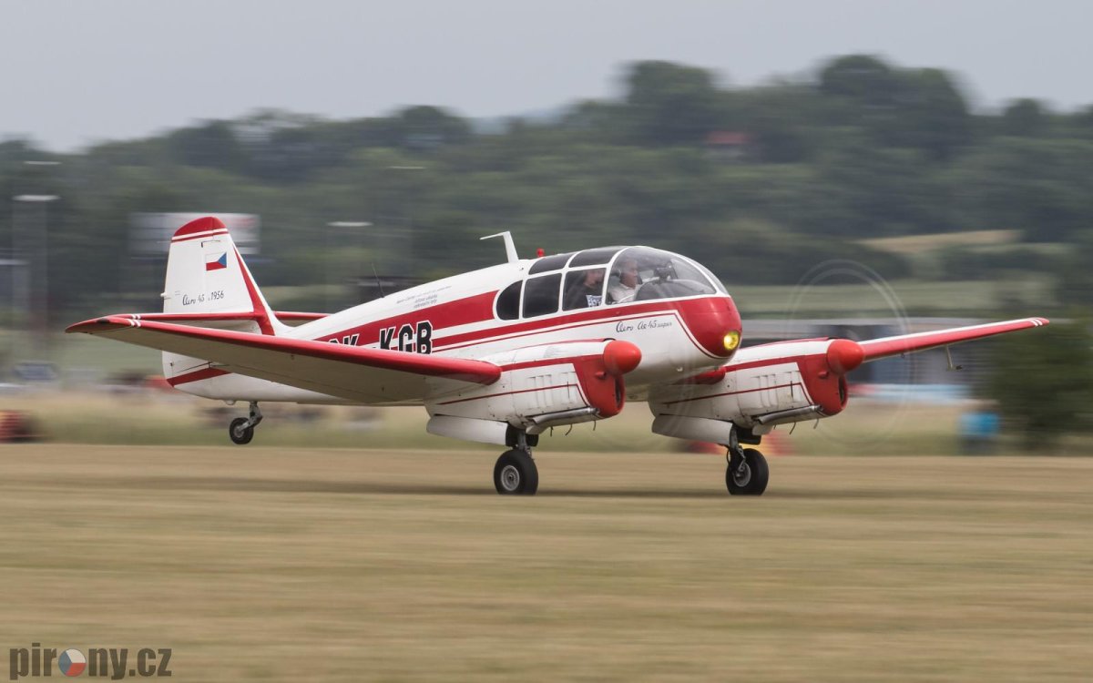 AE.45s самолет