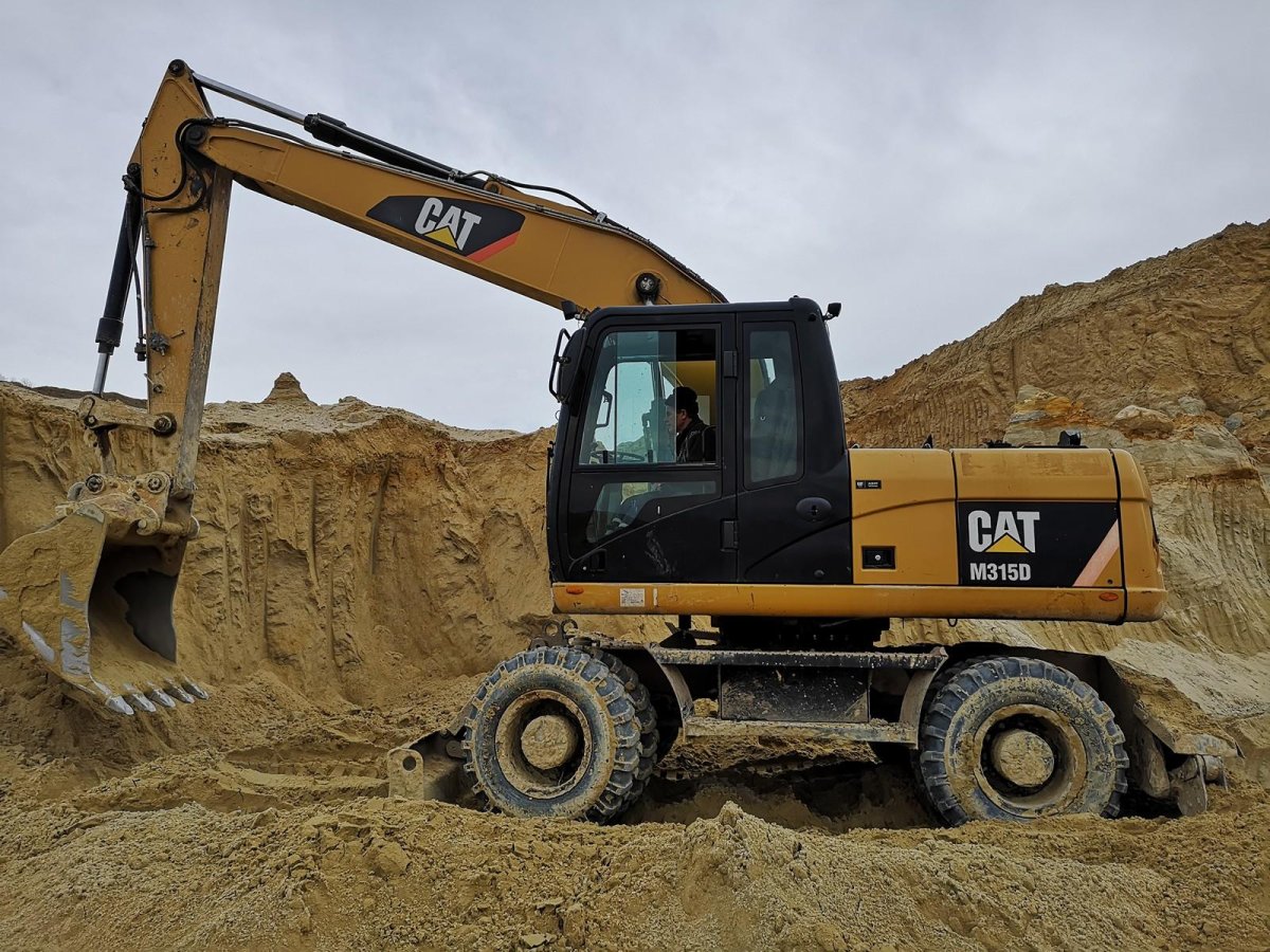 Caterpillar m315d