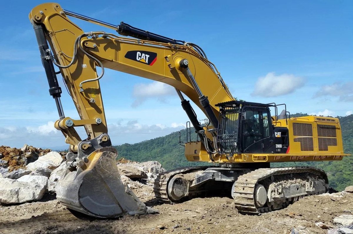 Экскаватор Caterpillar 390d
