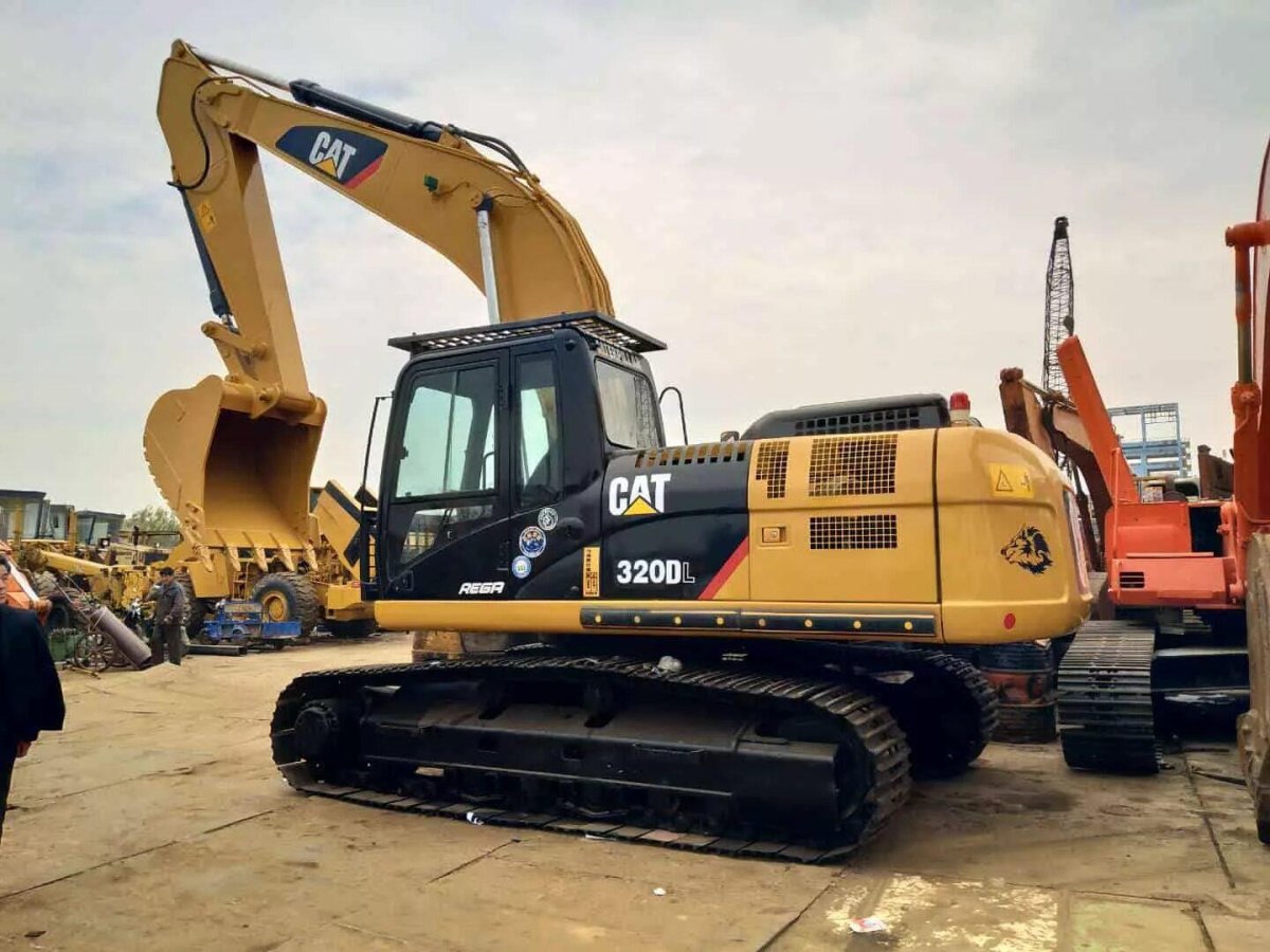 Экскаватор Caterpillar 320dl