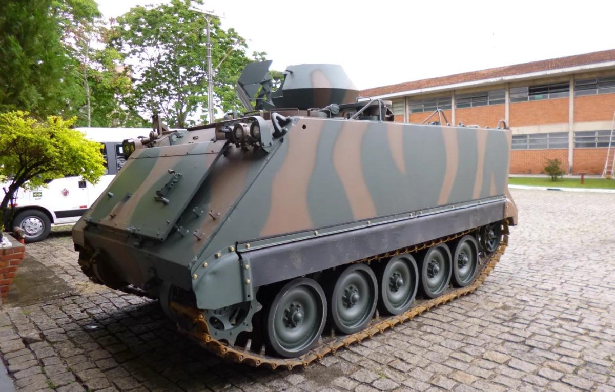 Броневик м 113