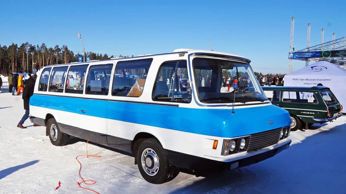 ЗИЛ 119 Юность