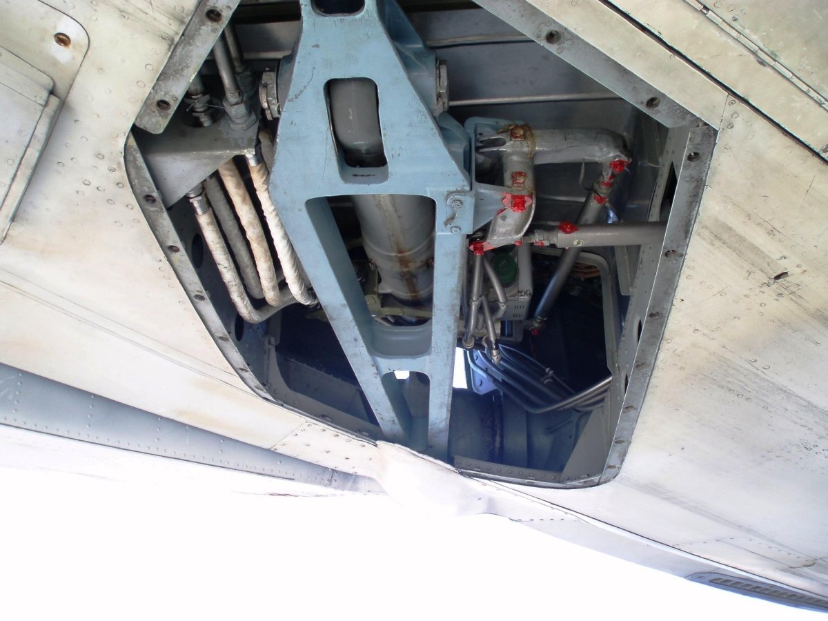 Рулевые приводы ту-160