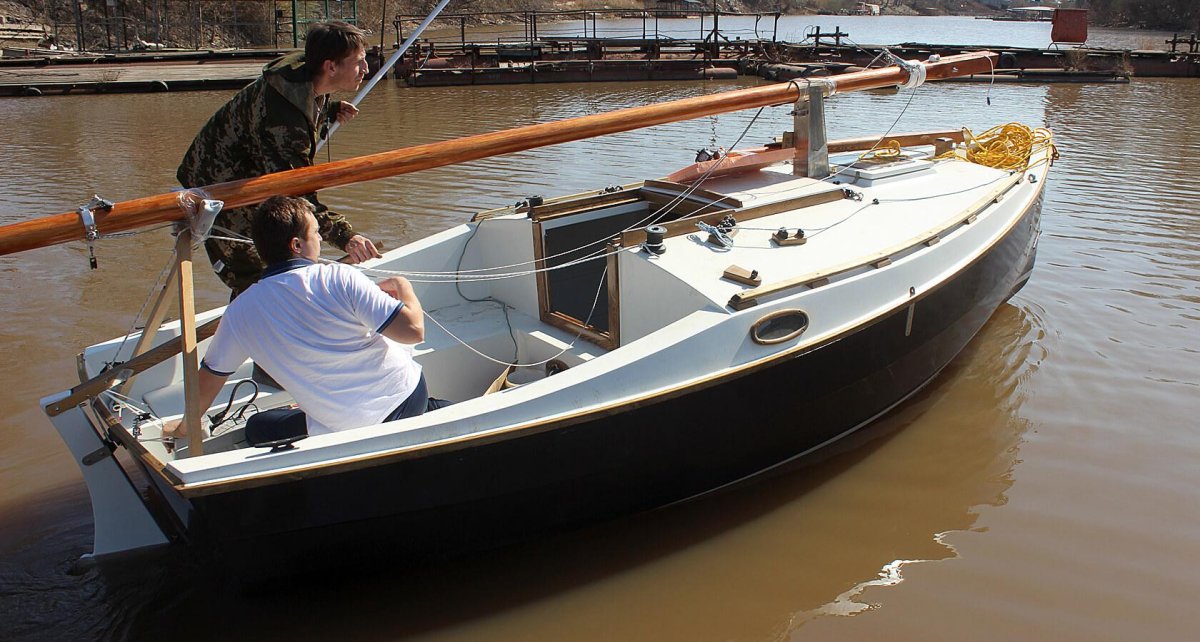 Cape Henry 21 яхта