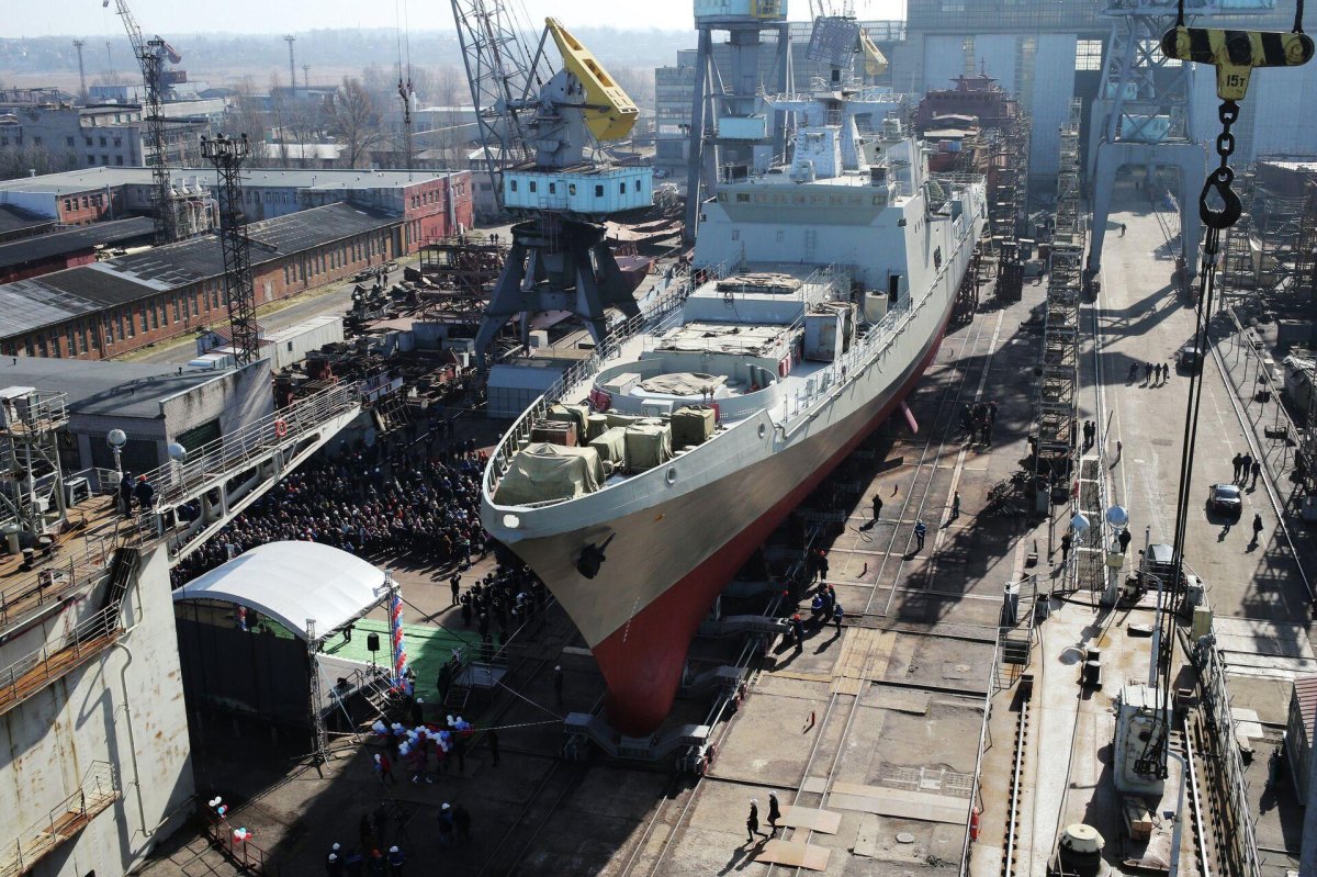 Фрегат 11356 в доке