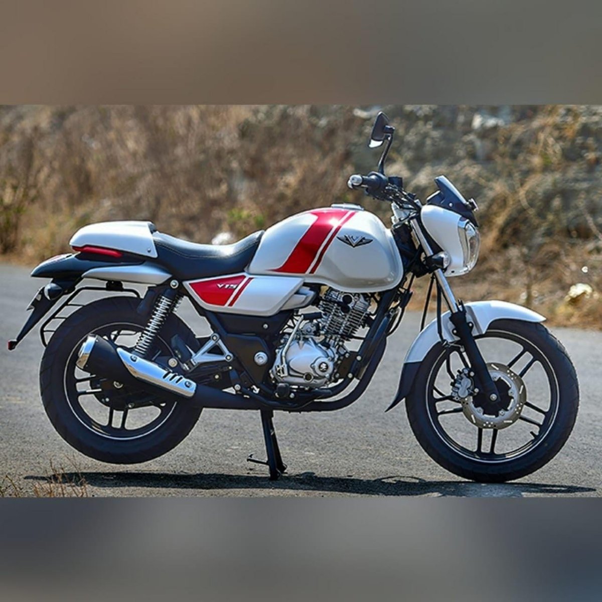 Bajaj v15