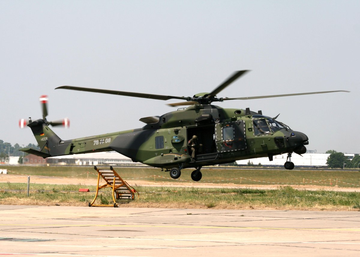 Nh90 TTH (Tactical transport Helicopter)