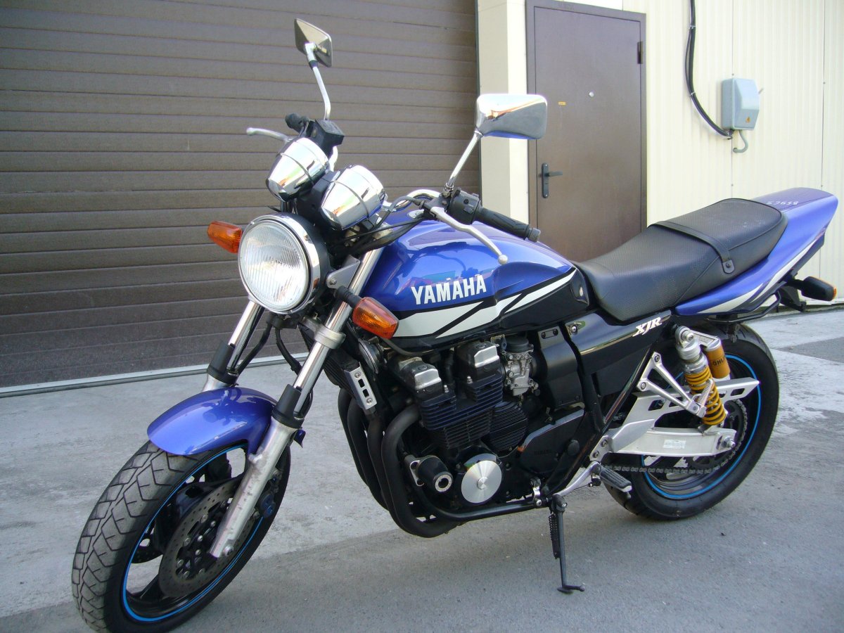 Yamaha XJR 400
