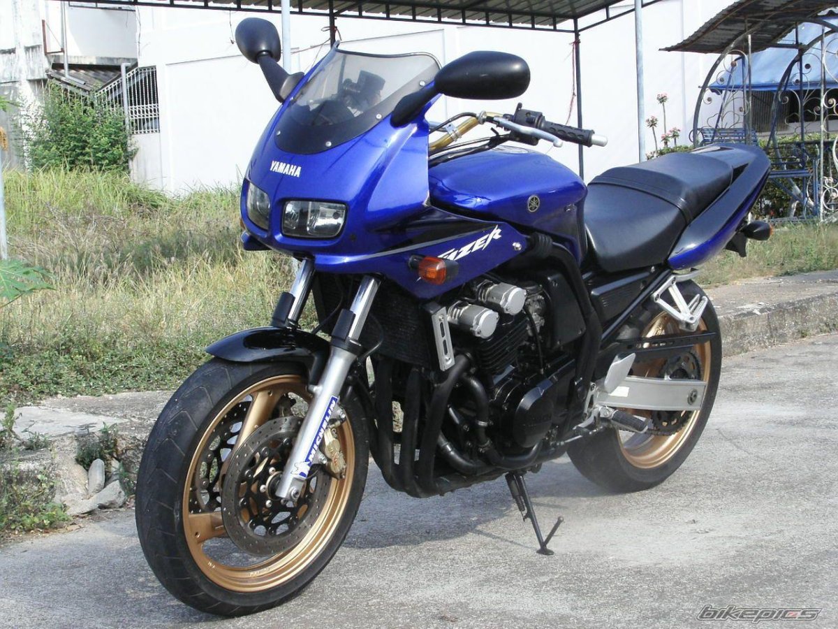 Yamaha FZ 400
