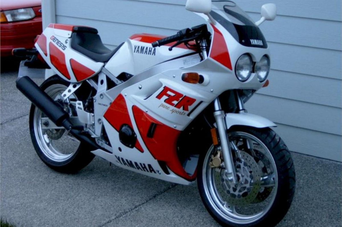 Yamaha FZR 400