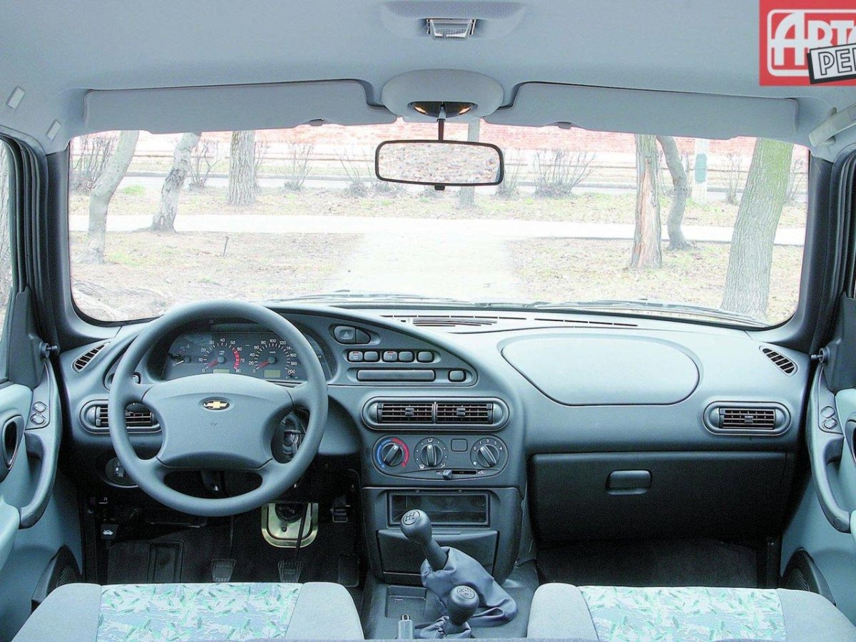 Нива 2123 салон