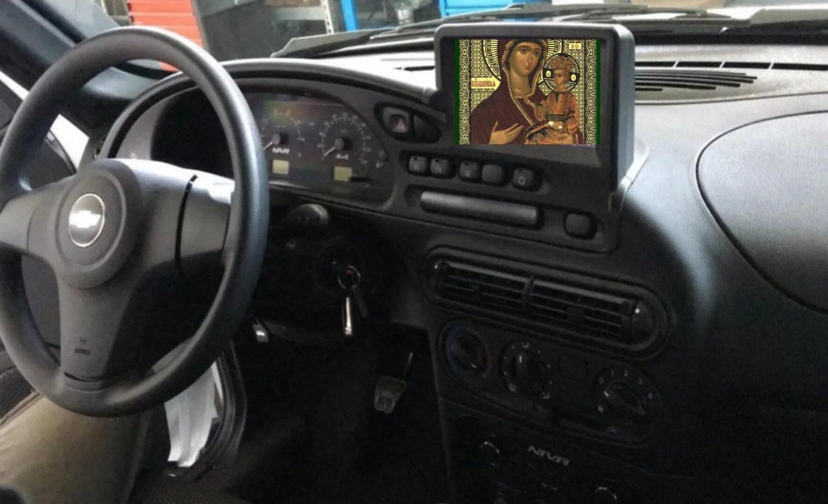 2 Din в Шеви ниву