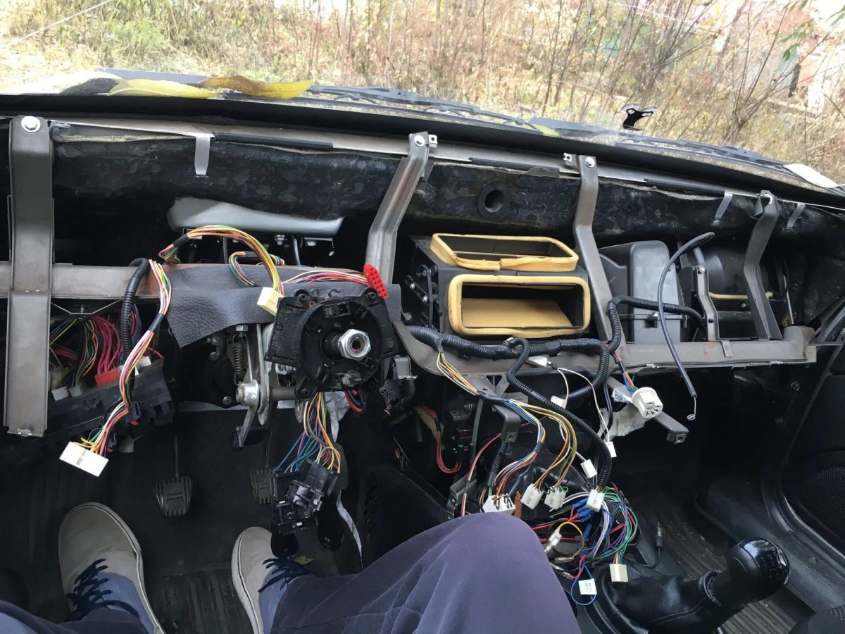 Люк в торпеде Нива Шевроле