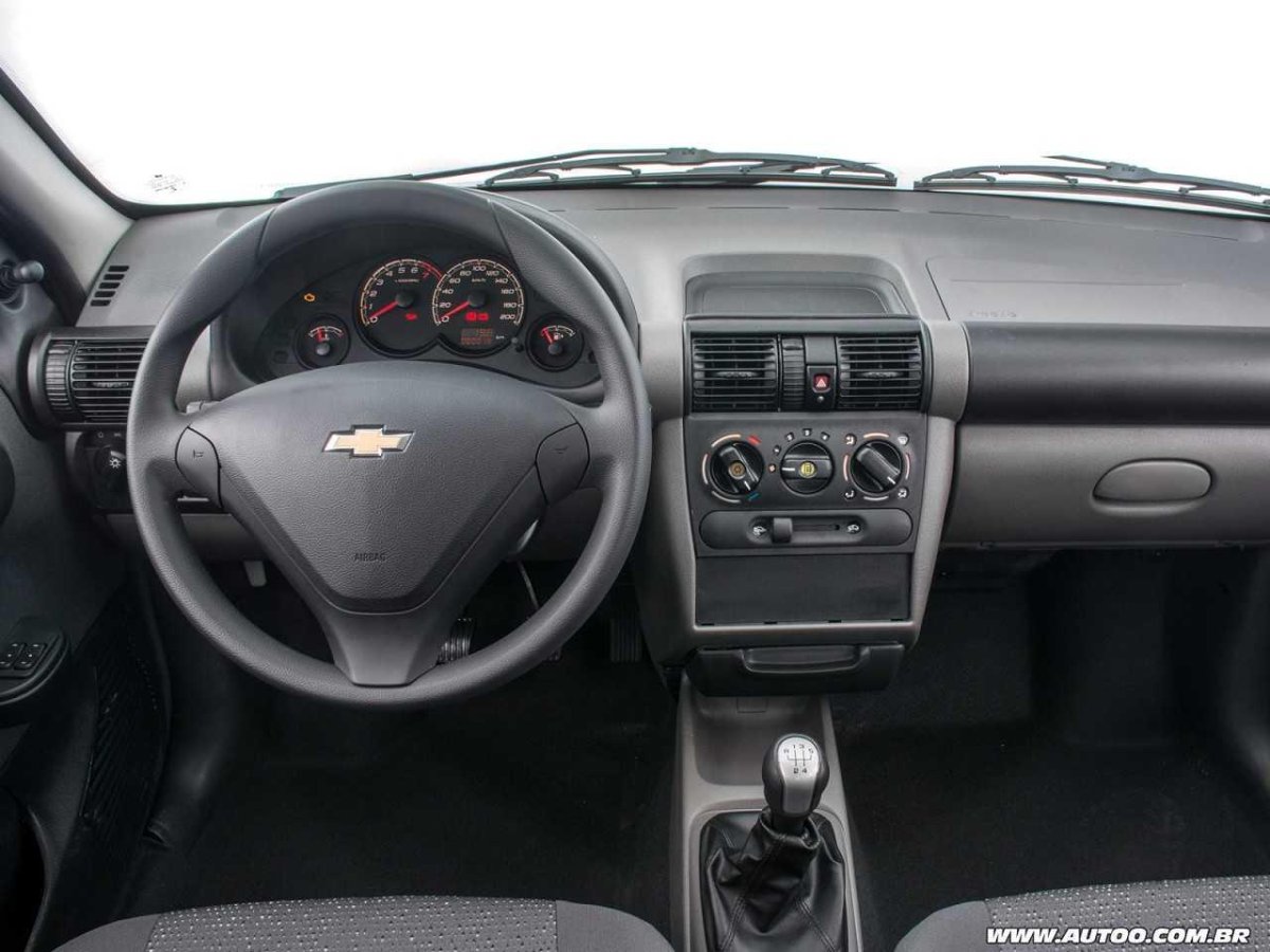 Chevrolet Niva торпеда