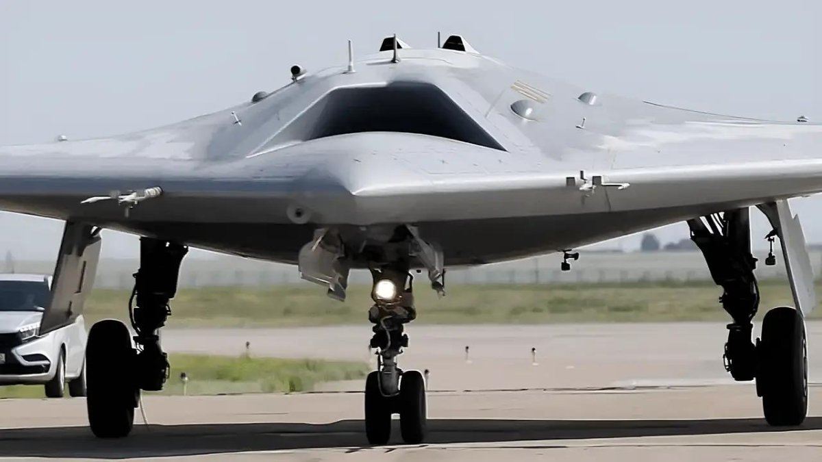 Стелс-беспилотник с-70