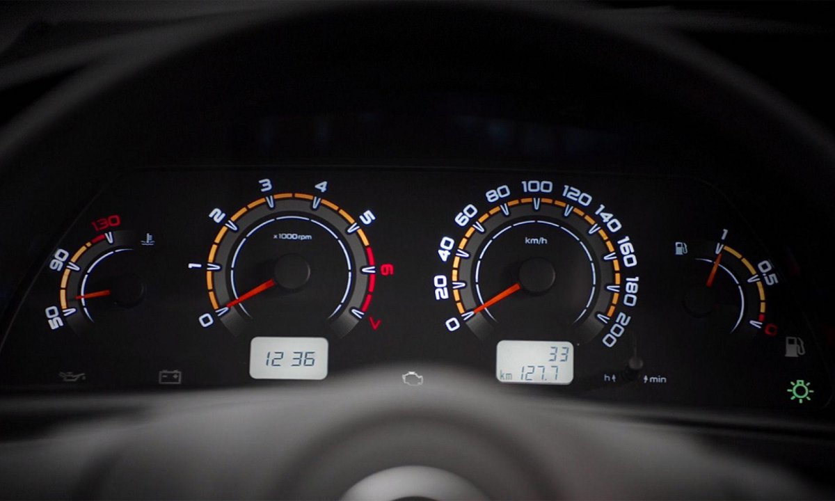 Новая приборная панель Нива Тревел