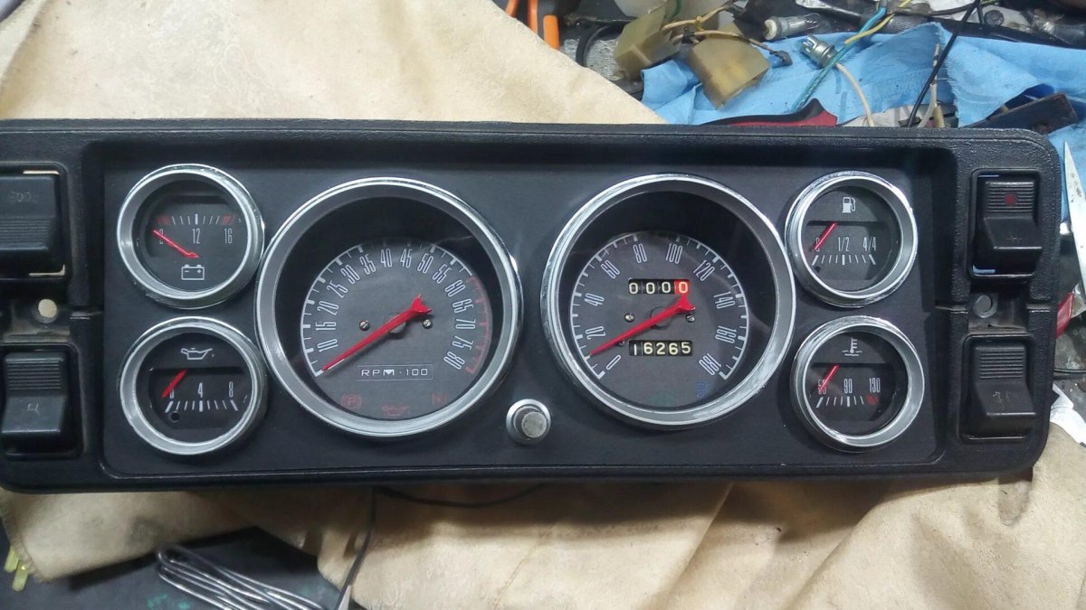 Приборная ВАЗ 2105
