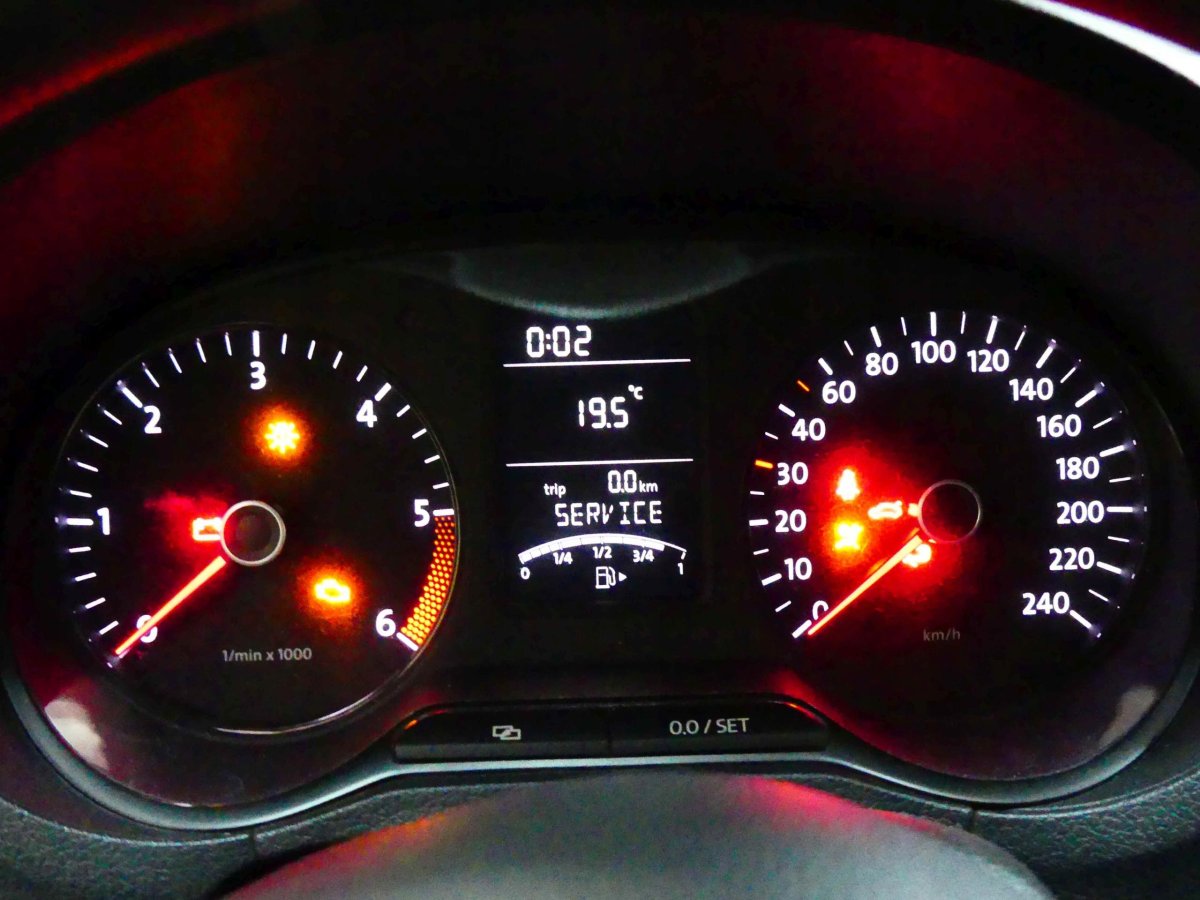 Приборная панель VW Polo 5