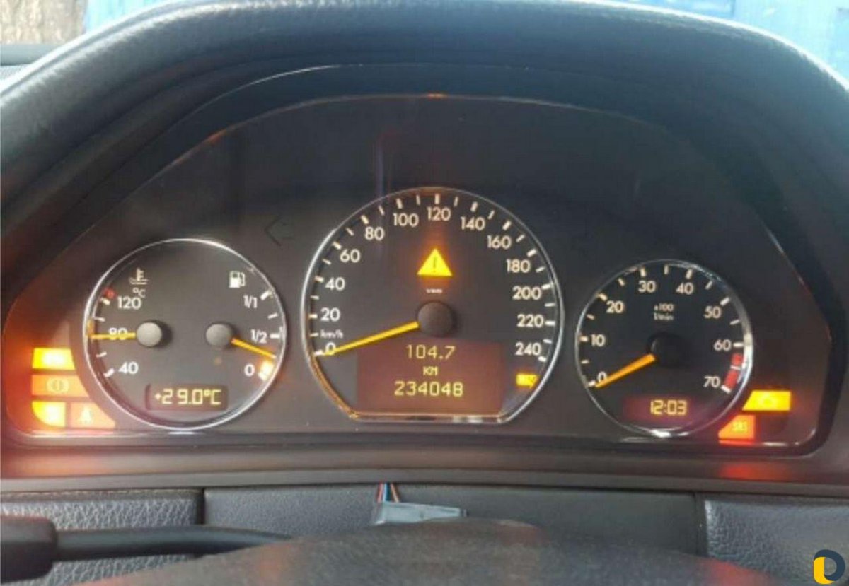 Панель приборов на 210 Мерседес