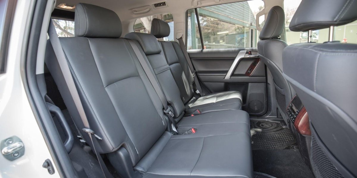 Прадо 2018 салон сзади