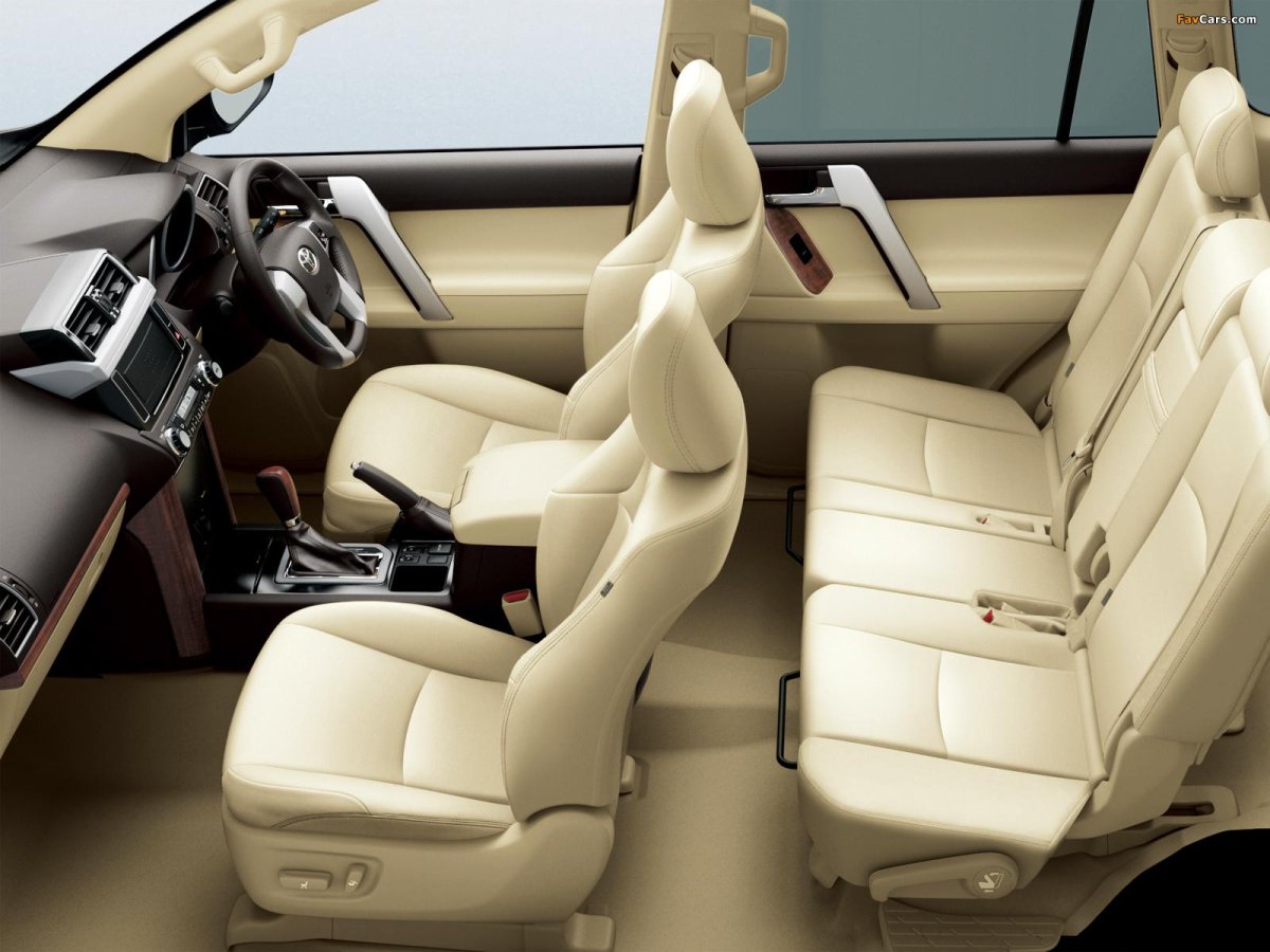 Прадо Тойота 150 светлый салон