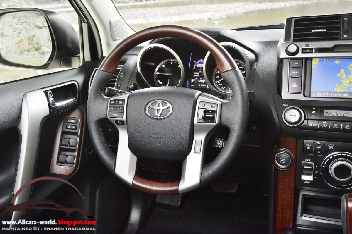 Toyota Land Cruiser Prado 150 салон